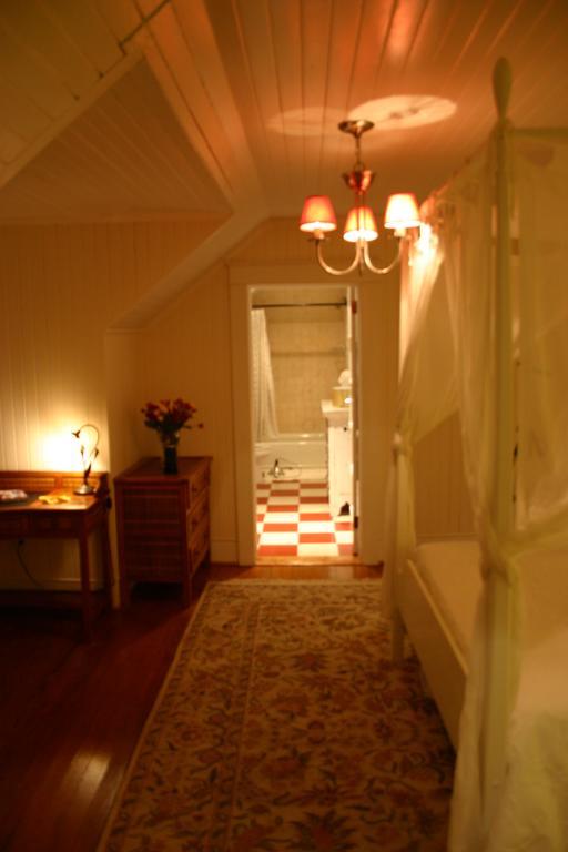 מנטאו Cameron House Inn מראה חיצוני תמונה