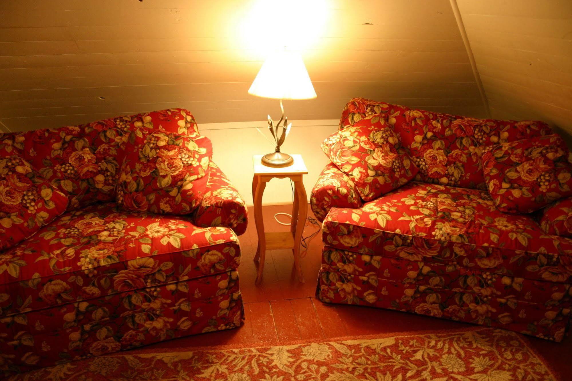 מנטאו Cameron House Inn מראה חיצוני תמונה