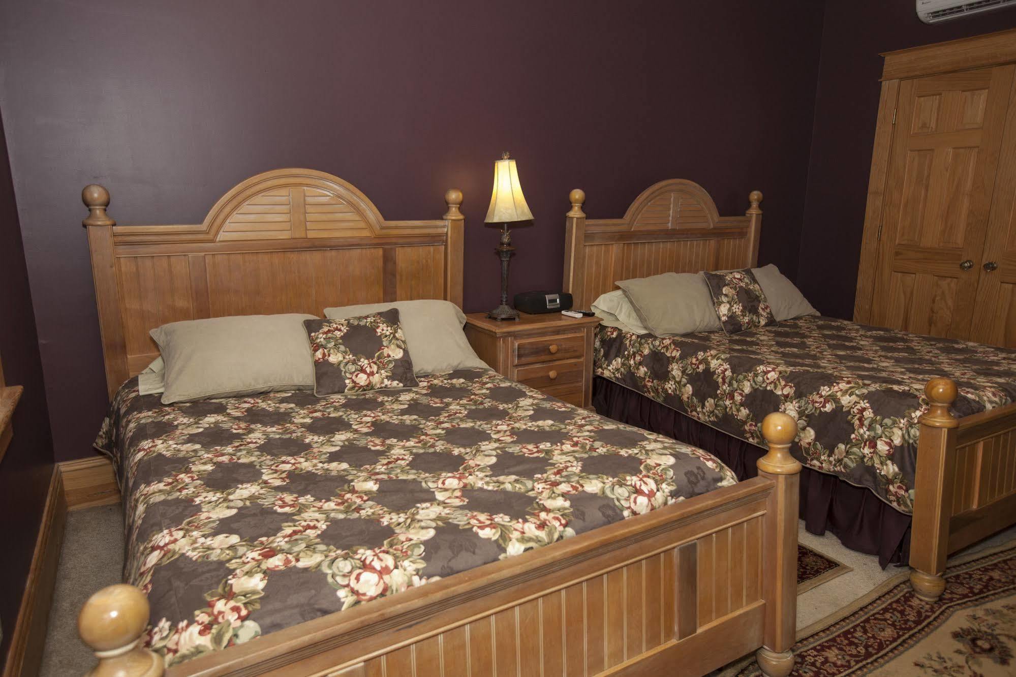 מנטאו Cameron House Inn מראה חיצוני תמונה